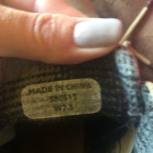 Toms 7. 5 women’s
